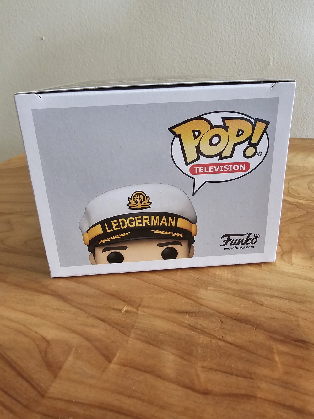 Funko Pop! Parks and Recreation Ben Wyatt #1153 - Yellow/Black - Picture 6 of 7